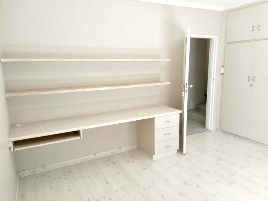 4 Bedroom Property for Sale in Panorama Western Cape